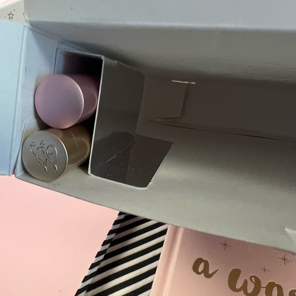 Limited Edition Too Faced Boss Lady Beauty Agenda Set - Picture 15 of 16